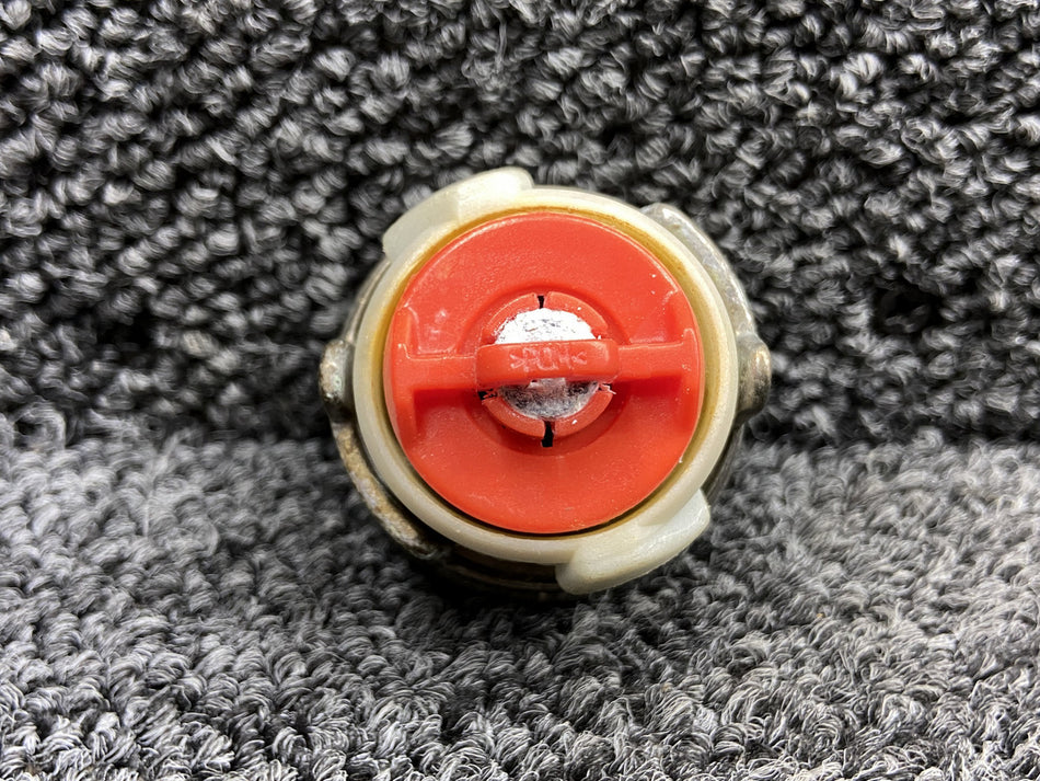 18052-202 Cirrus SR22T De-Ice Tank Filler Cap w Key