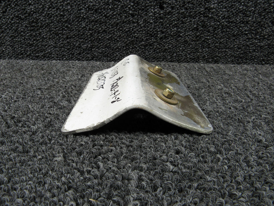 041339-2 Cessna 152 Right Hand Refueling Step