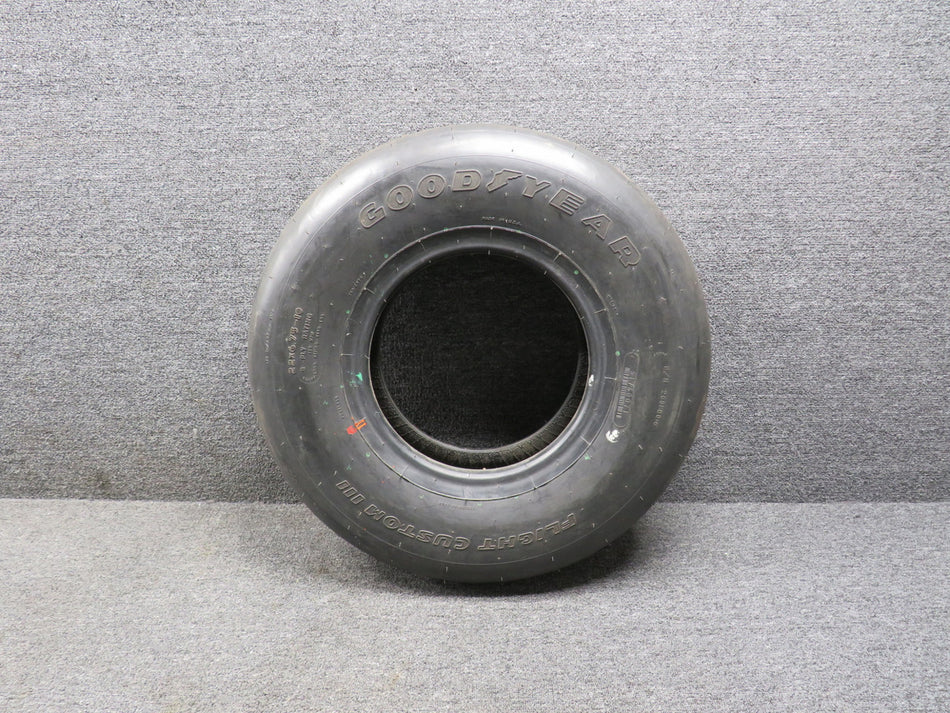 265F86-8 Goodyear Flight Custom III 22 x 6.75-10 Tire (NOS)