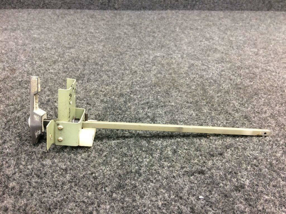 0516024-9, 0716623-8 Cessna 172S Fuel Selector Shaft and Handle
