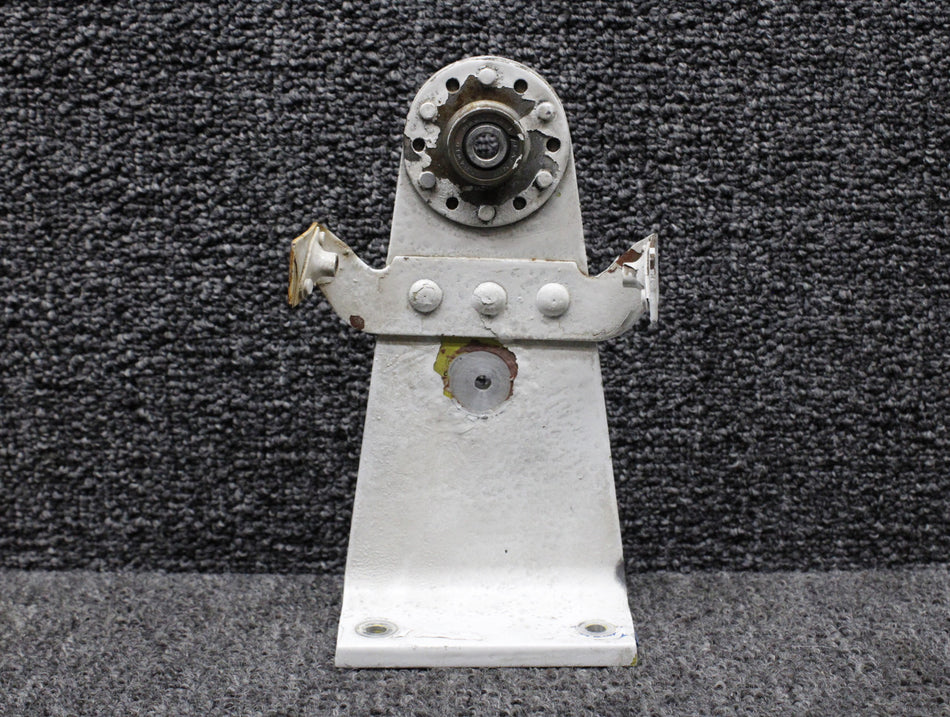 27-43018-001 Swearingen SA-226T Elevator Hinge Inboard LH or RH