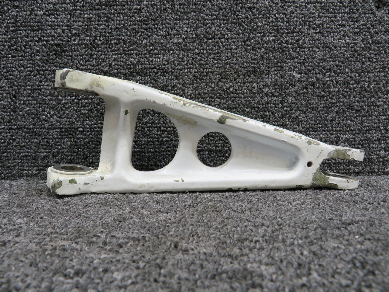 35-815194-13 Beechcraft Main Gear Torque Link Knee Lower – BAS