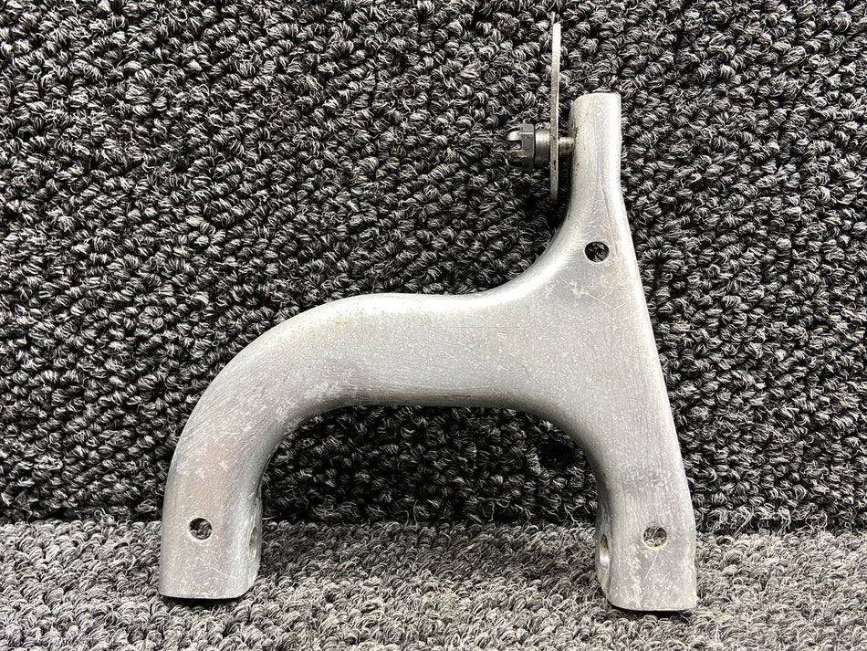 35-815118 (Use: 002-430024-1) Beech S35 Main Gear Door Idler Arm LH or RH