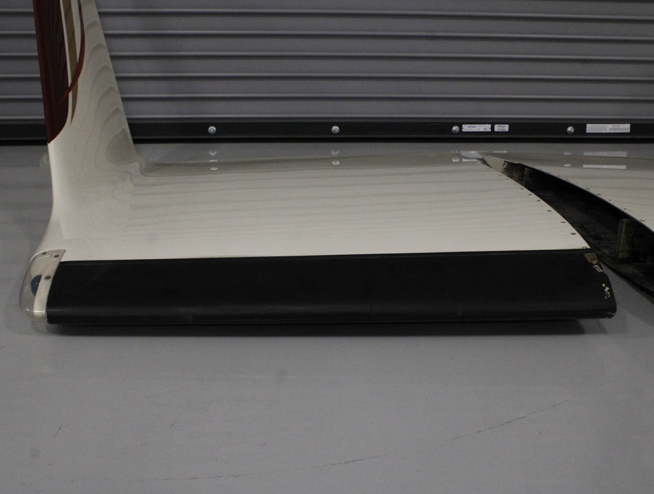 1094-1, 1094-2 Cessna 421C RAM Winglet Set LH and RH Assembly with Lights