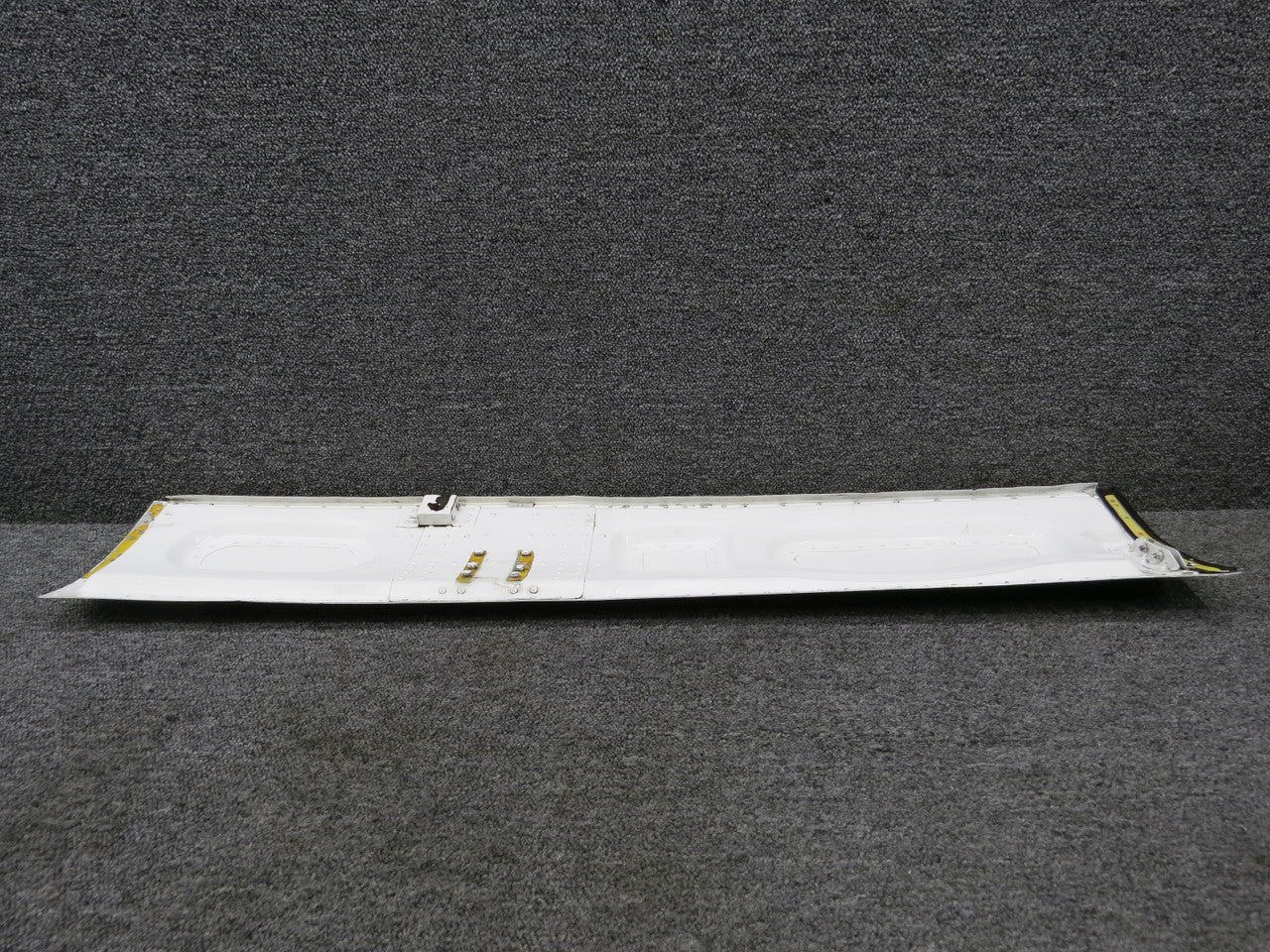 ロン 27-55001-177 Swearingen SA-226T Main Landing Gear Door RH (Minus