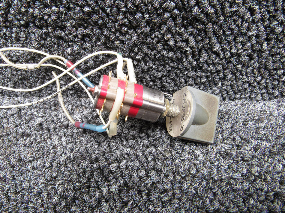 9M30-02-4-03N (Use: 09YY50019) Grayhill Switch Assembly with Knob