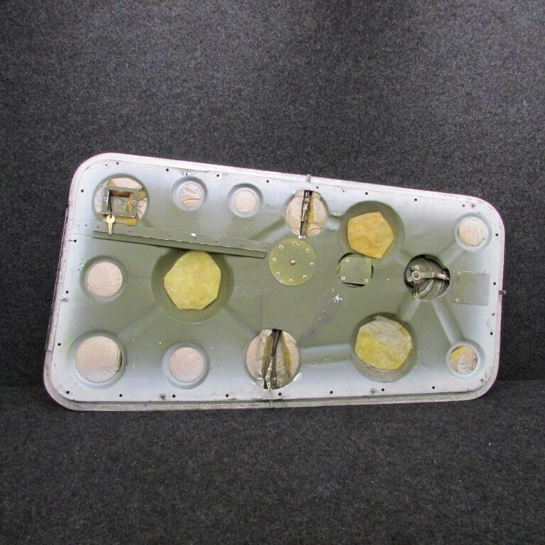 0814162-4 Cessna 310R Baggage Door Assy Extended W/ Latch