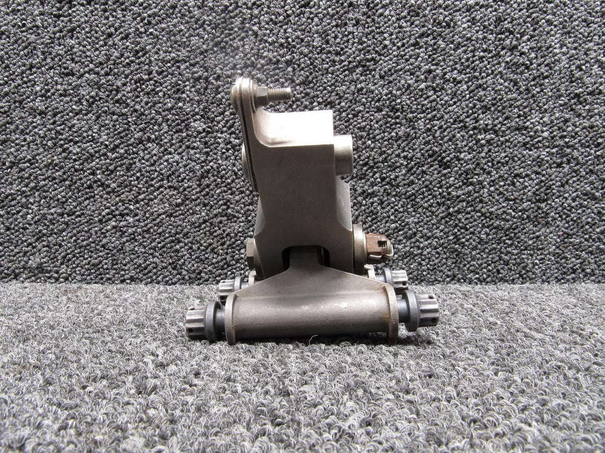 Honeywell 3071070-2 (Alt: 3071071-2D) Honeywell Engine Mount w/ Link Assembly