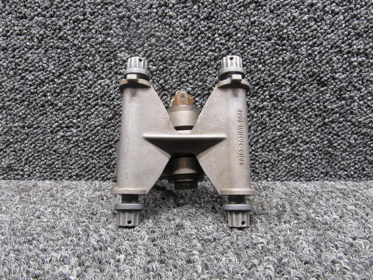 Honeywell 3071070-2 (Alt: 3071071-2D) Honeywell Engine Mount w/ Link Assembly