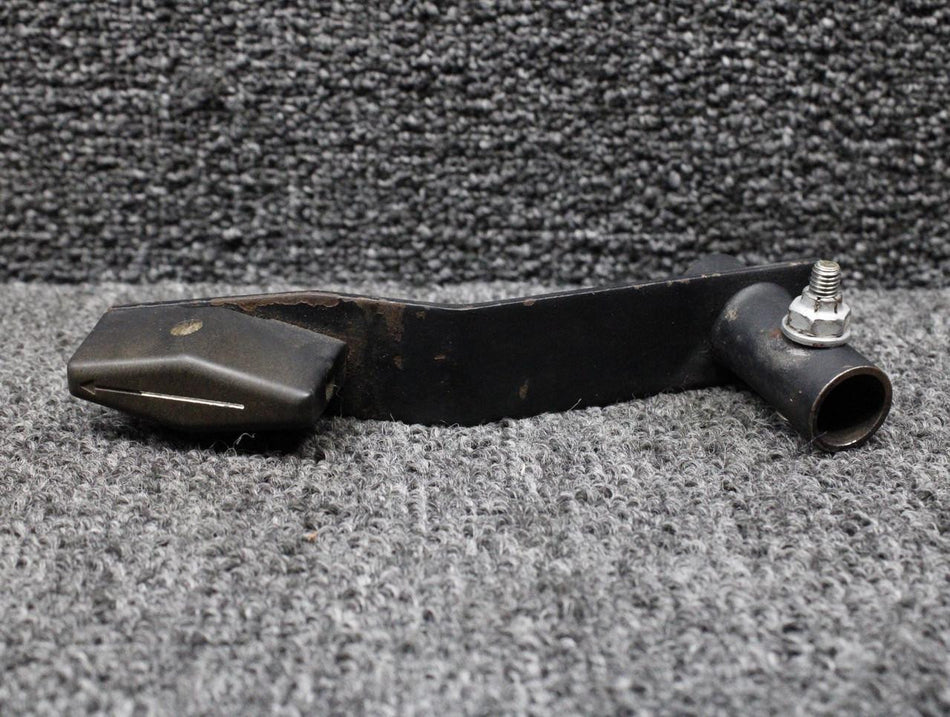 Piper Aircraft Parts 69088-005, 69181-000 Piper PA28-235 Fuel Selector Control Lever with Knob