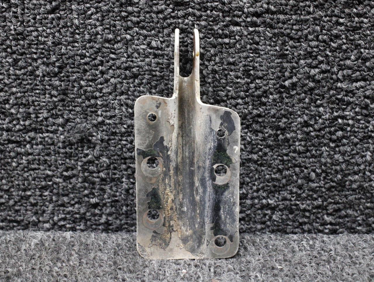 Piper Aircraft Parts 66913-000 Piper PA28-235 Cabin Door Hinge Upper