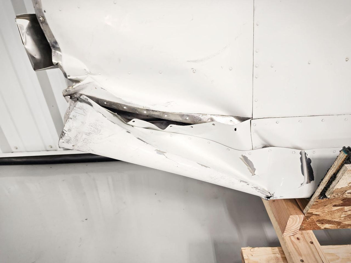Cessna Aircraft Parts 0720601-211 Cessna 182M Wing Structure Assembly LH (Damaged)