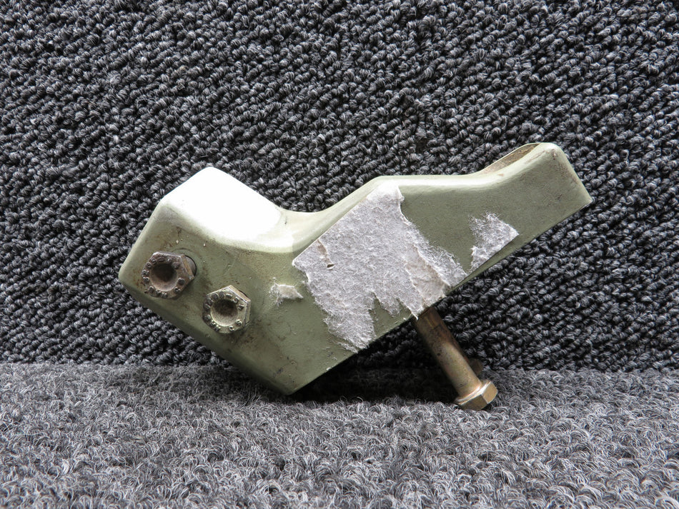 0741053-1 Cessna C-182S Axle Fitting Assembly LH (Core)