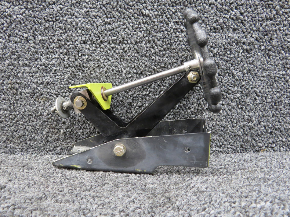 82839-002, 82882-002 Piper PA-46-350P Rudder Trim Wheel Assembly with Bracket
