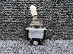 MS35058-26 (Alt: 8804K13) Cutler Hammer Toggle Switch
