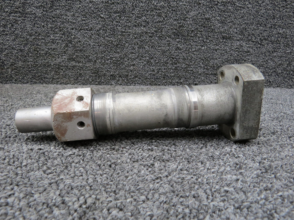 1441003-1 Cessna 205 Main Gear Axle with Axle Nut (Hollow Shaft, Steel)