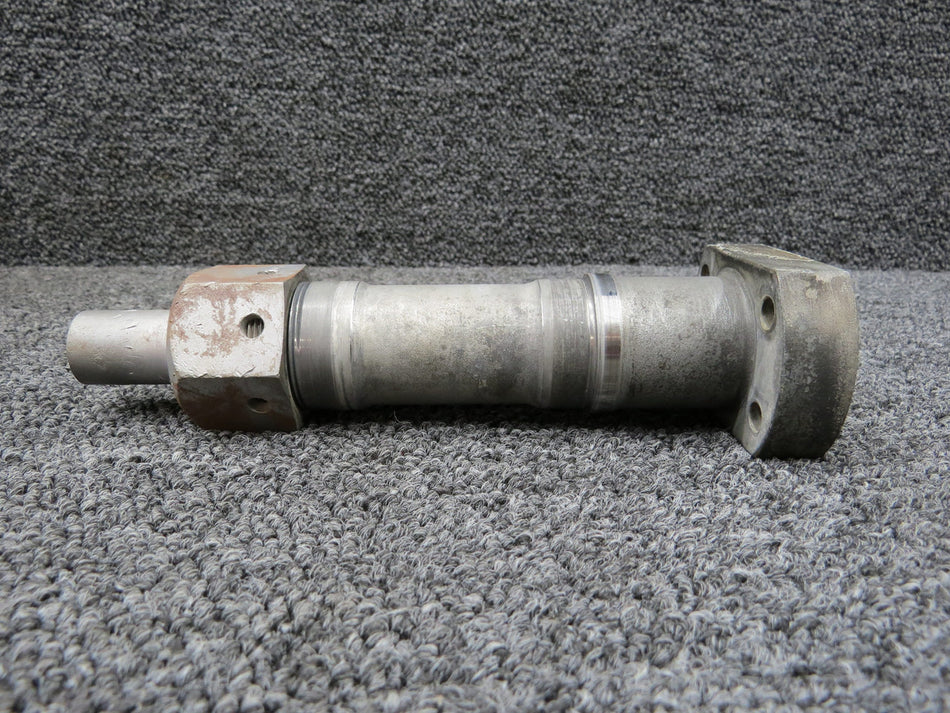1441003-1 Cessna 205 Main Gear Axle with Axle Nut (Hollow Shaft, Steel)