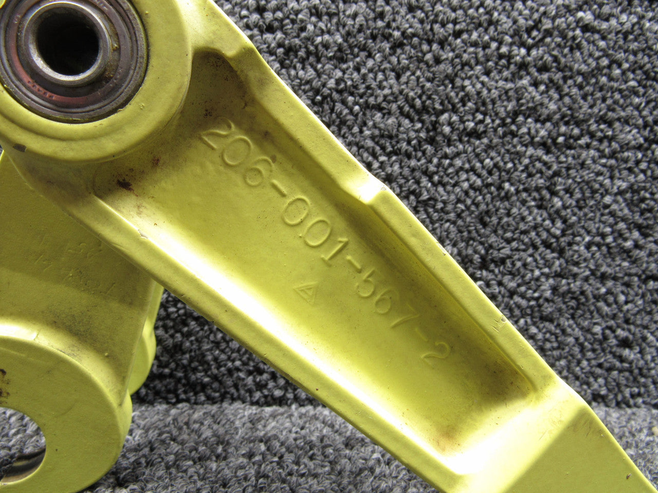 206-001-567-002 (Cast: 206-001-567-2) Bell 206B Bell Crank