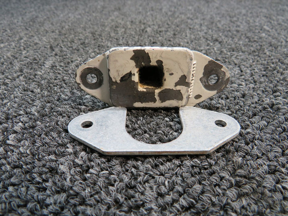 2117157-2 / 2117158-2 Cessna P210N Cabin Door Plate Assembly Lock Lower