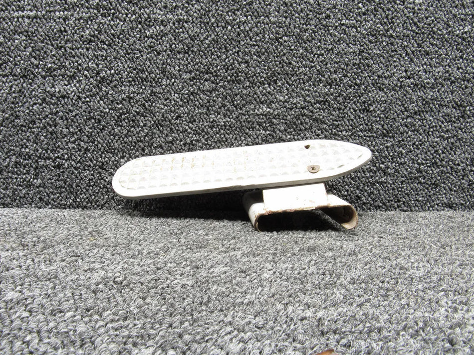 0541154-1 (Use: 0541211-1) Cessna C-150 Step Assembly