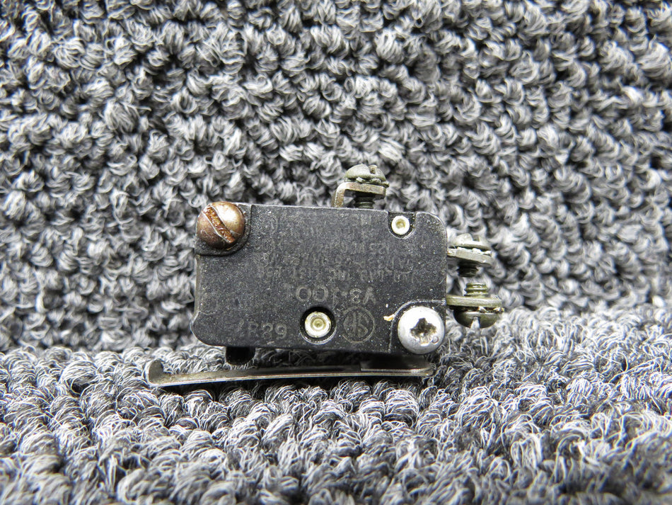 MS25253-1 (Alt: V3-1001) Cessna 182M Micro Switch Fuel Selector Switch Assembly