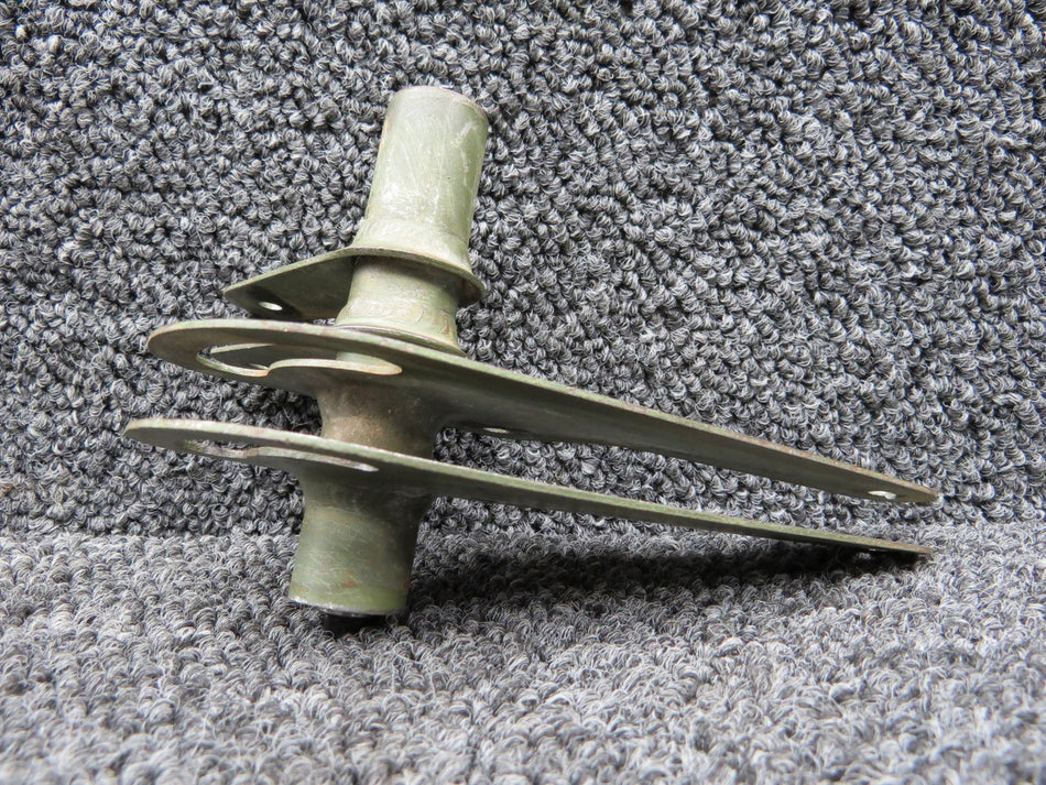 0760611-1 Cessna 182M Aileron Bellcrank Assembly LH