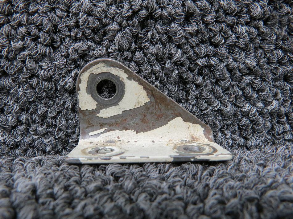 0510205-1 (Use: 0510205-3) Cessna 182M Fitting Seatbelt Outboard RH, Inboard LH