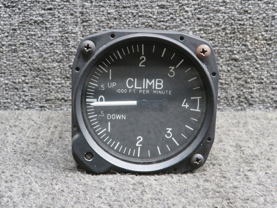 CA-54-1A (Alt: 7040T) United Instruments Vertical Speed Gauge