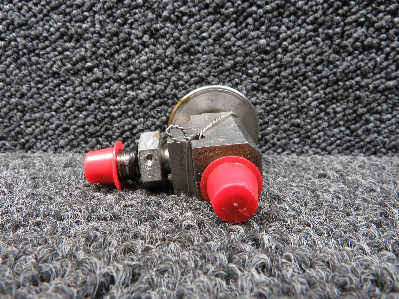 B.T ページ 12368-1 Hydra-Electric Pressure Switch with Fitting – BAS Part Sales