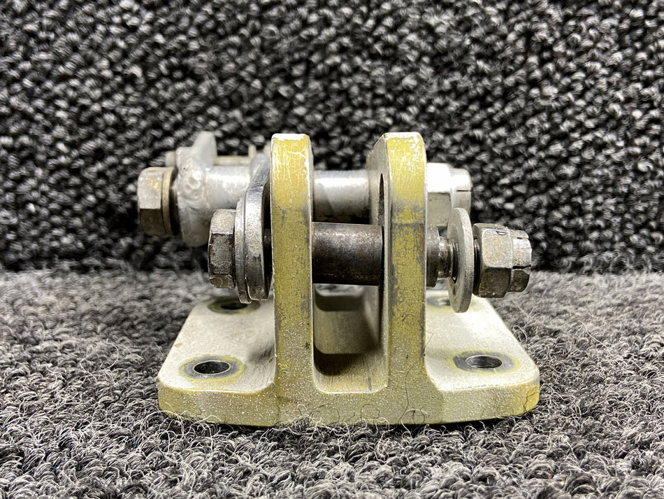 40652-000 Piper PA31-325 Main Gear Actuator Mounting Bracket Assembly