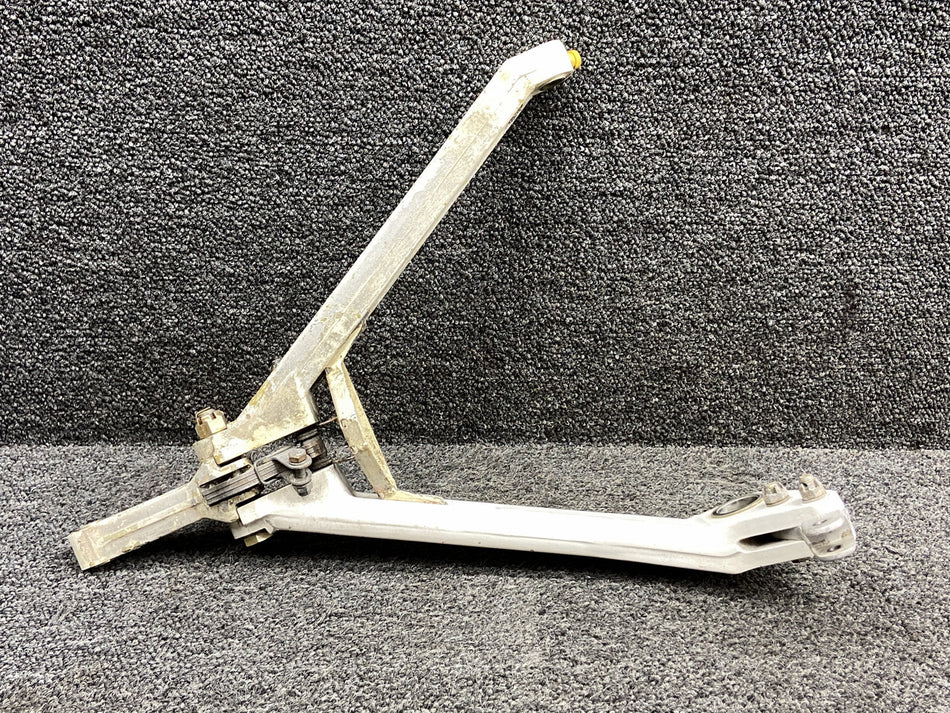 40280-000, 40280-001, 41983-001 Piper PA31-325 Main Gear Retract Brace Assy RH