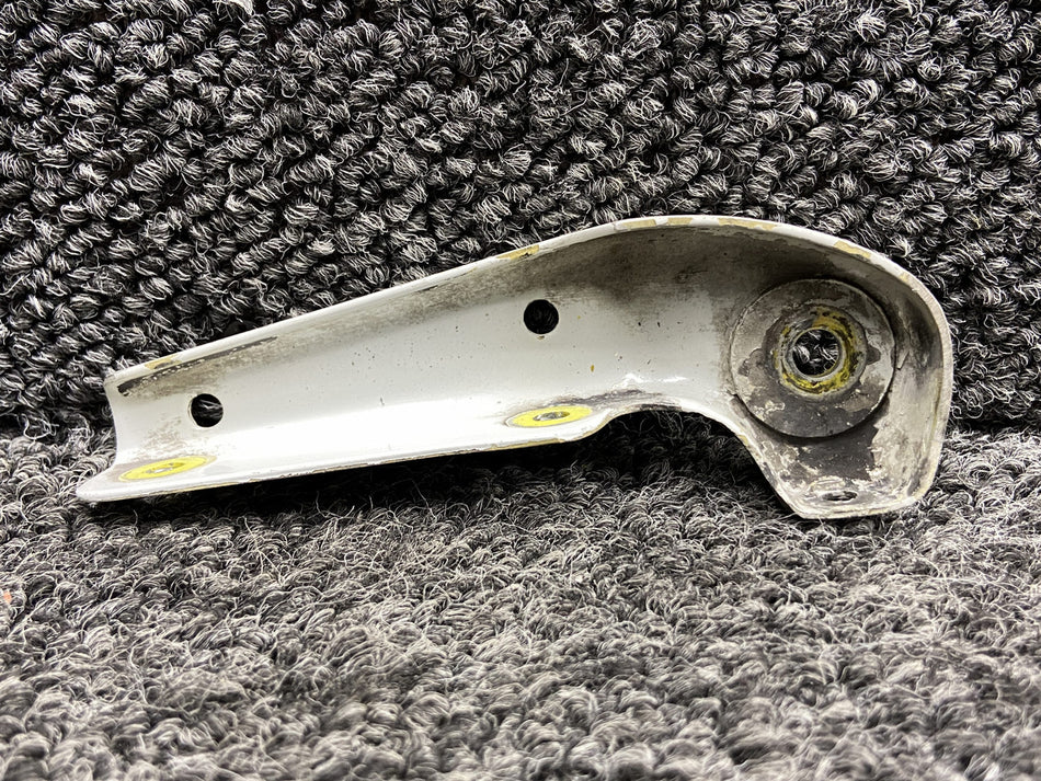 42025-000 Piper PA31 Aft Main Gear Door Actuator Mounting Bracket