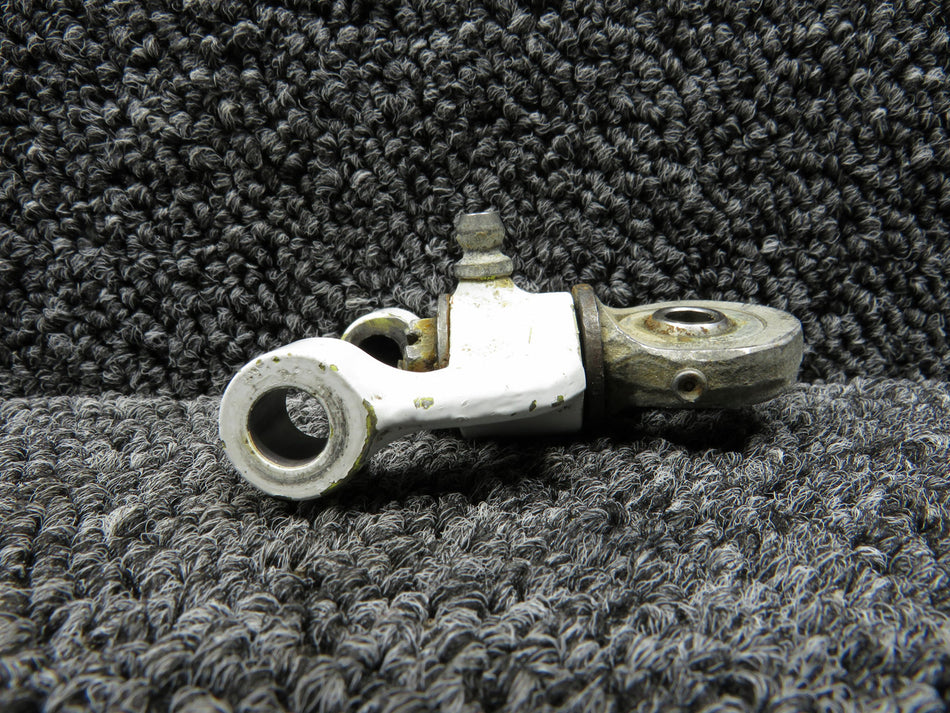 35-825007 Beech BE-58 Nose Gear Steering Yoke Link Assembly