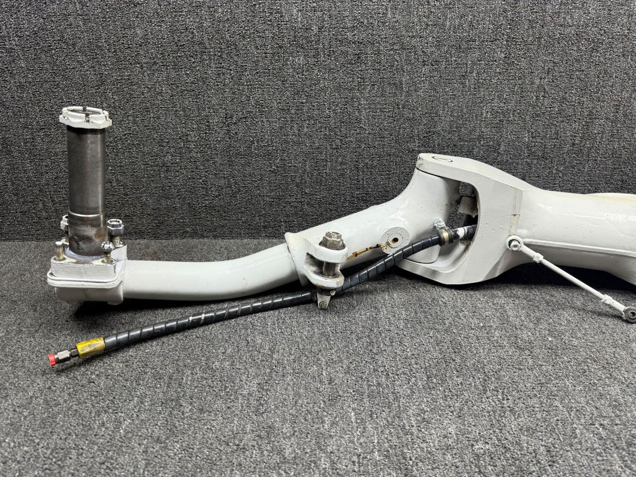 2541040-1, 2541041-1 Cessna T303 Main Landing Gear Assembly LH