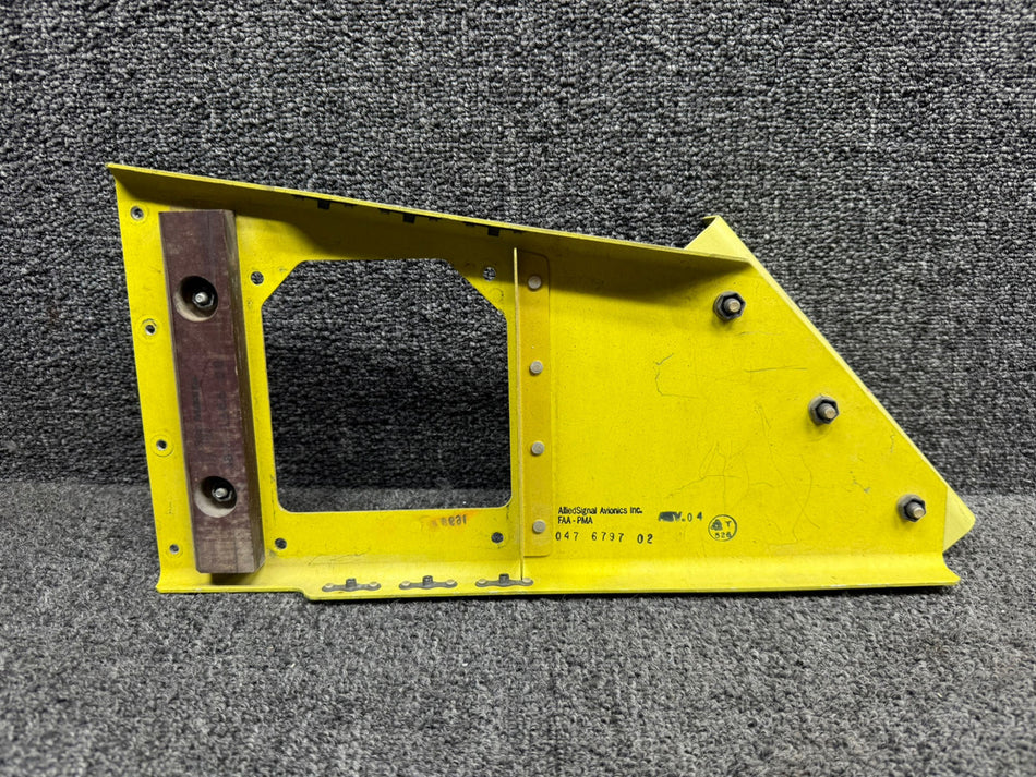 047-6797-02, 047-06796-01 Allied Signal Servo Mounting Bracket Assembly