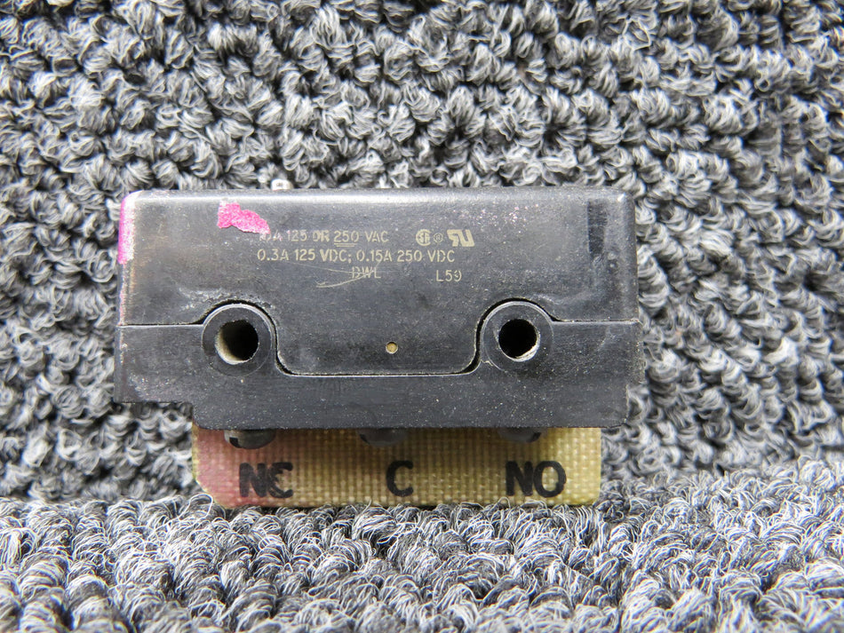 MS25008-1 (Alt: DT-2R-A7) Micro Switch Landing Gear Limit Switch (Minus Knob)
