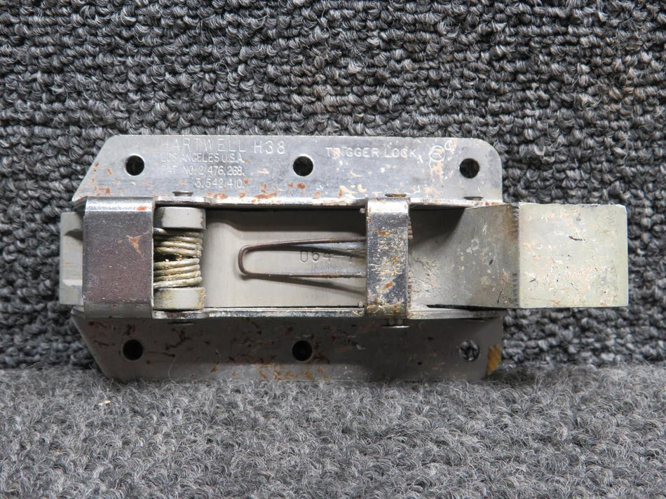 Piper Aircraft Parts 472-077 Piper PA32-301 Forward Baggage Door Trigger Action Latch Assembly