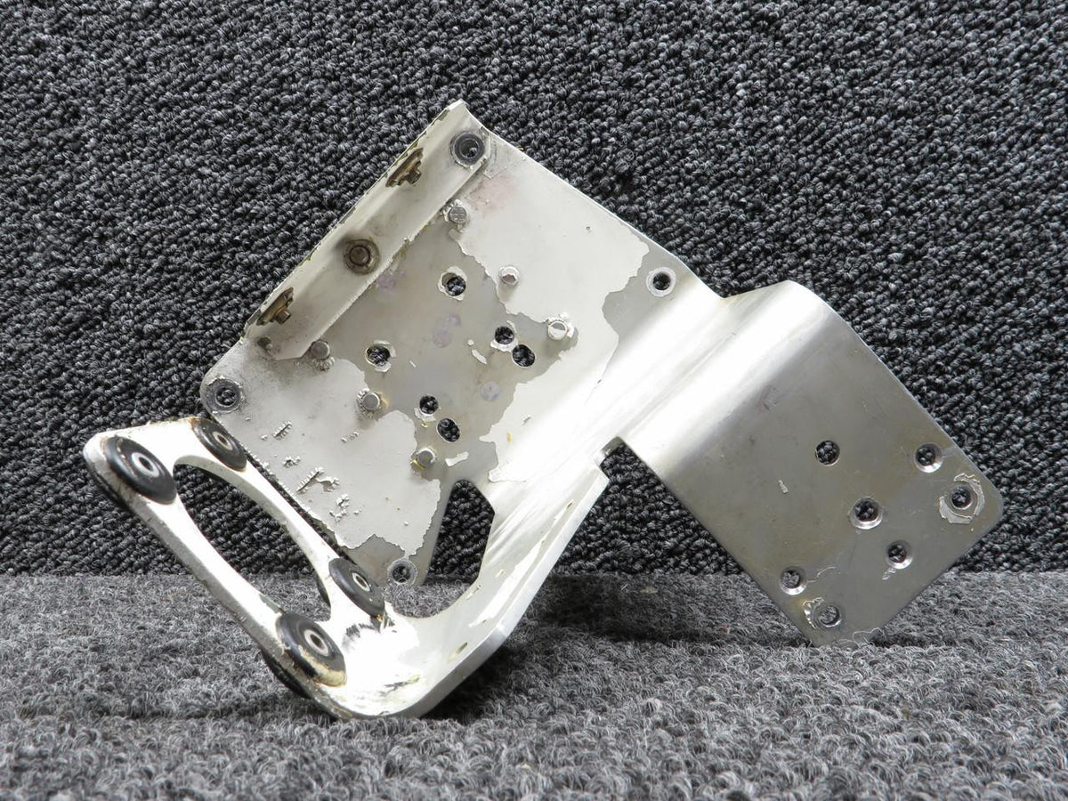 IAI 713071-501 IAI 1124 Hydraulic Pump Mounting Plate Assembly