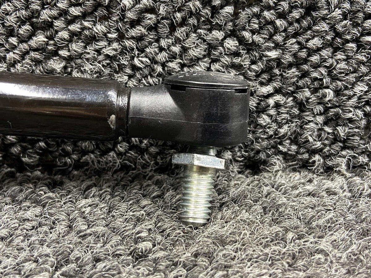 Suspa D575-1, D574-1 Suspa Forward Cabin Door Gas Strut Assembly LH