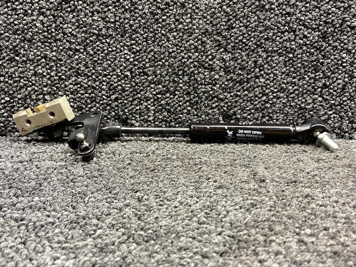 Suspa D575-1, D574-1 Suspa Forward Cabin Door Gas Strut Assembly LH
