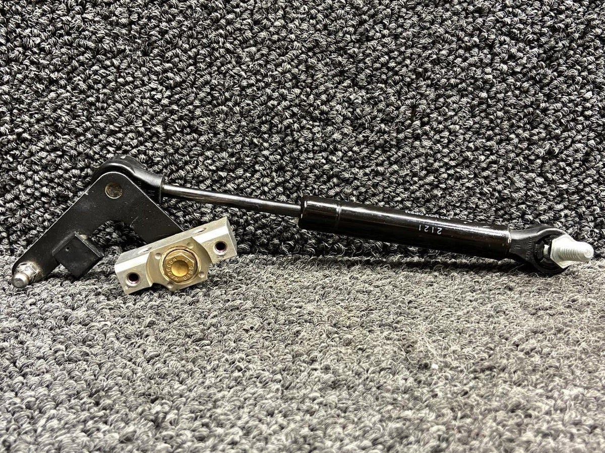Suspa D575-1, D574-2 Suspa Forward Cabin Door Gas Strut Assembly RH