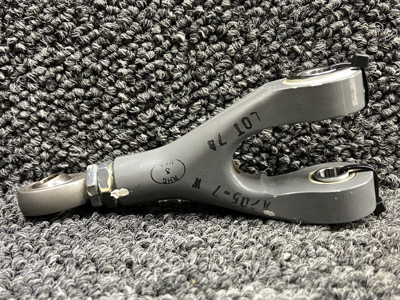 A205-7 Robinson R44II Main Rotor Swashplate Control Fork Assembly