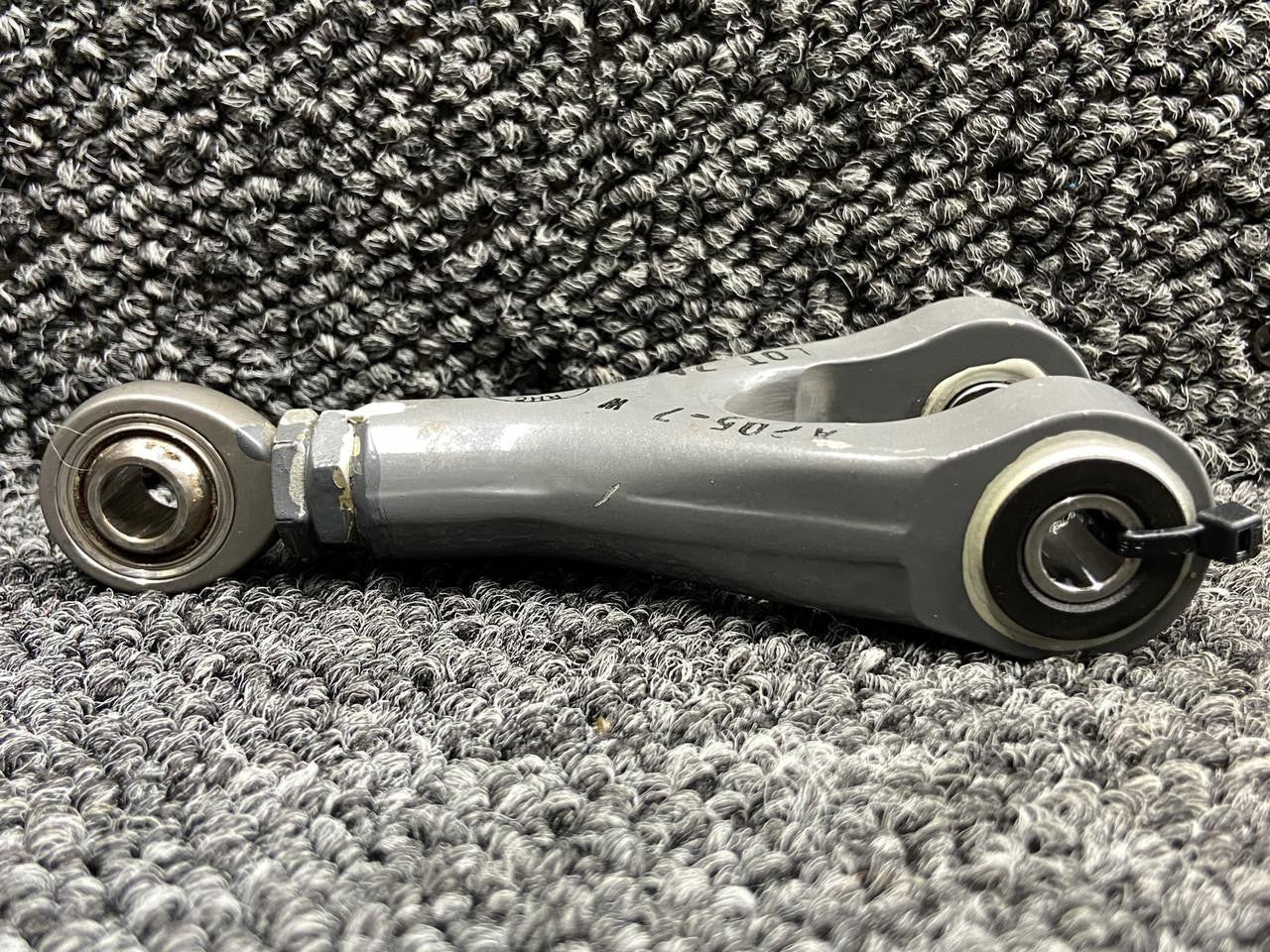 ＊mako＊ページ A205-7 Robinson R44II Main Rotor Swashplate Control Fork Assembly