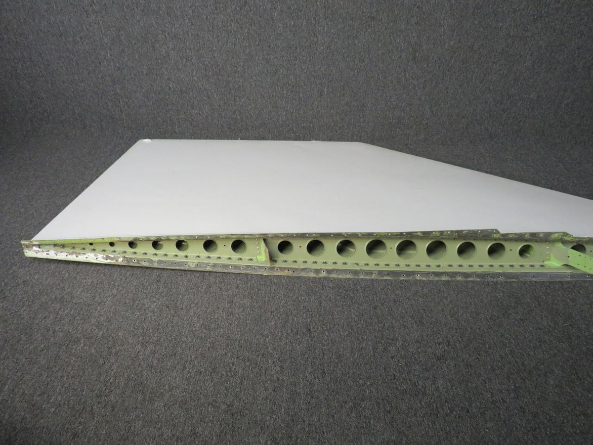 LearJet 6012108-804 Learjet 60 Delta Fin RH (White)