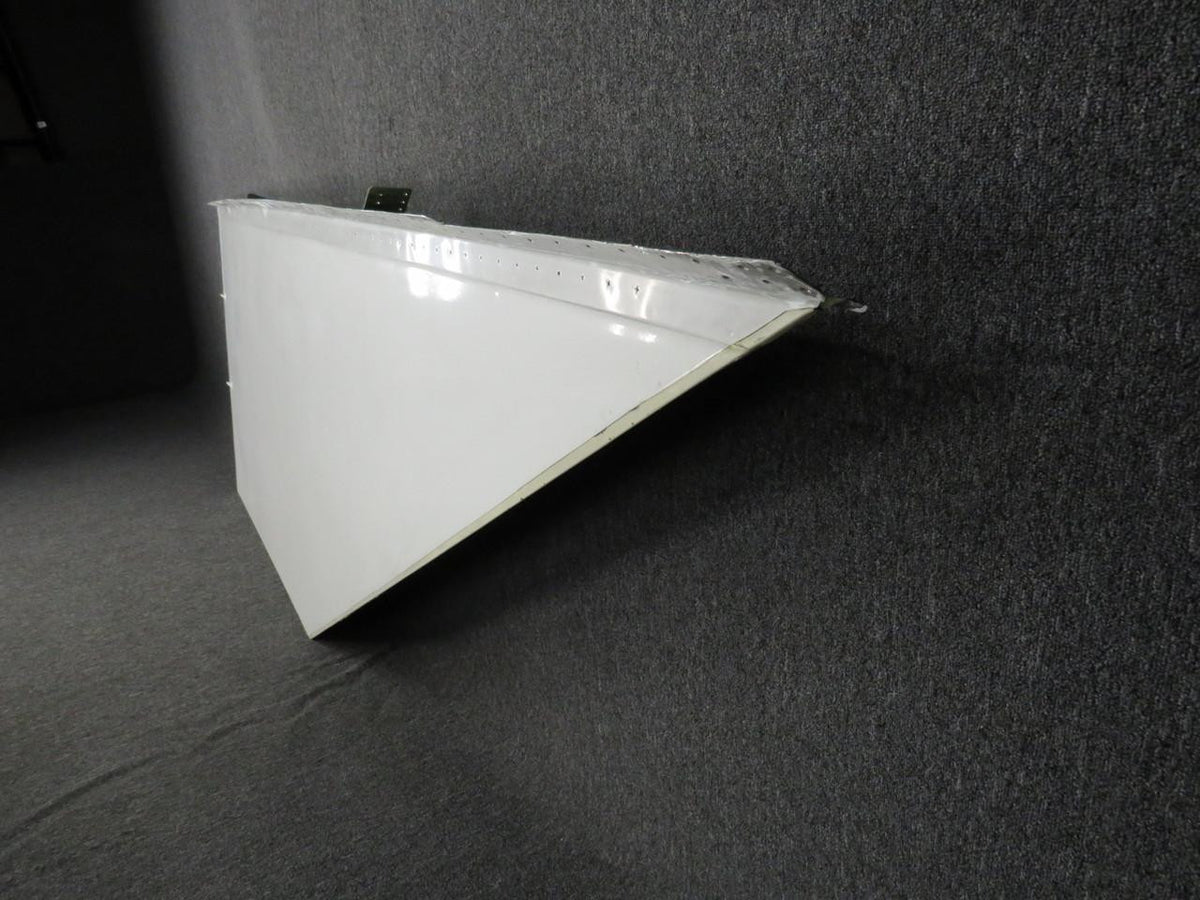 LearJet 6012108-804 Learjet 60 Delta Fin RH (White)