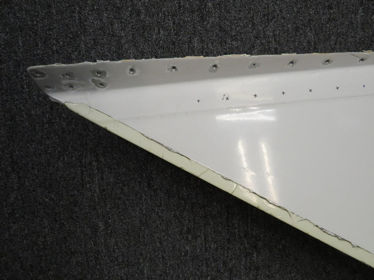 LearJet 6012108-803 Learjet 60 Delta Fin LH (White)