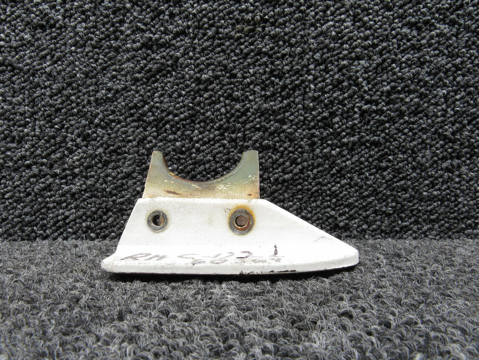 0541212-1, 0541211-1 Cessna 172L RH Step and Bracket Assembly