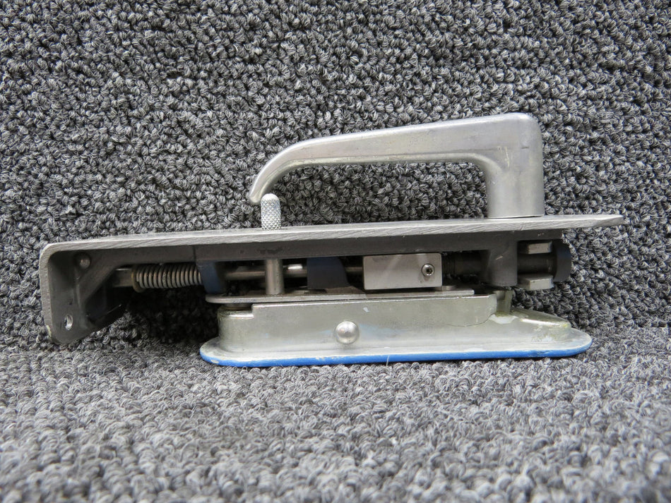 H2532-9, H2532-3 Beechcraft B24R Baggage Door Handle Assembly