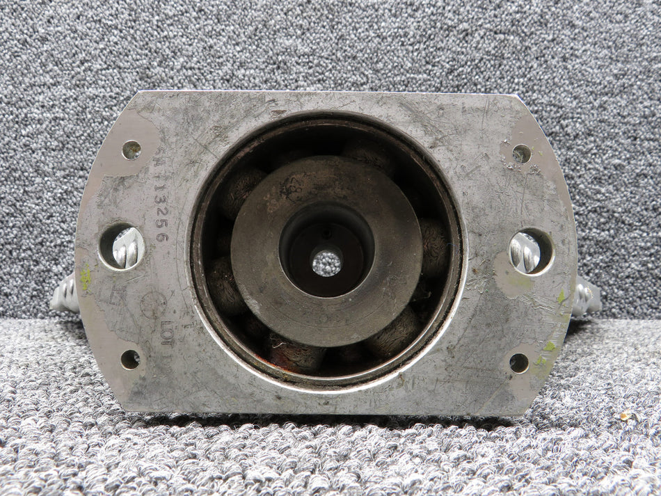 016A-13250-31 Mitsubishi Engine Mounting Assembly