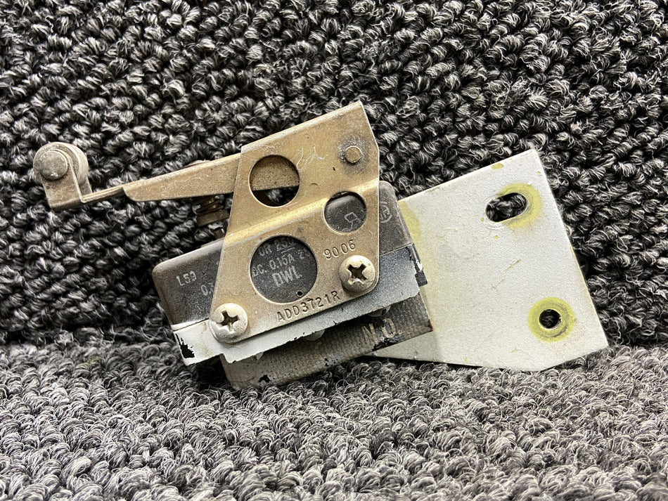 MS25026-1, 96-361011-13 Beechcraft A36 Flap Limit Switch Assembly